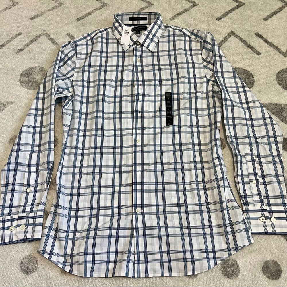 Brand new Banana republic dress shirt (men, small)